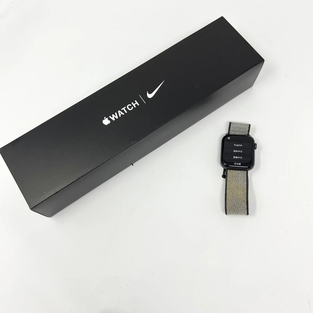 Apple Watch Nike Series 5 44mm Space Gray Aluminum Case GPS Sport Loop Gray